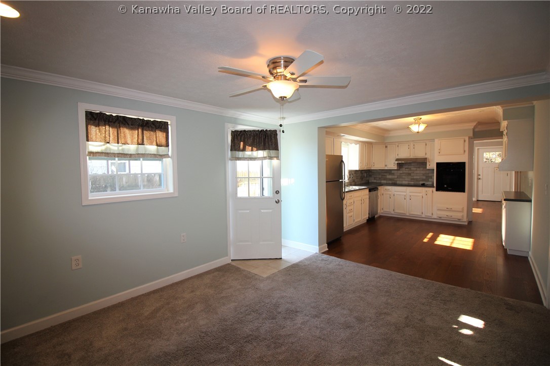 3867 Green Valley Road Huntington, WV 25701 - Photo 8 of 21 Gallery Image 8