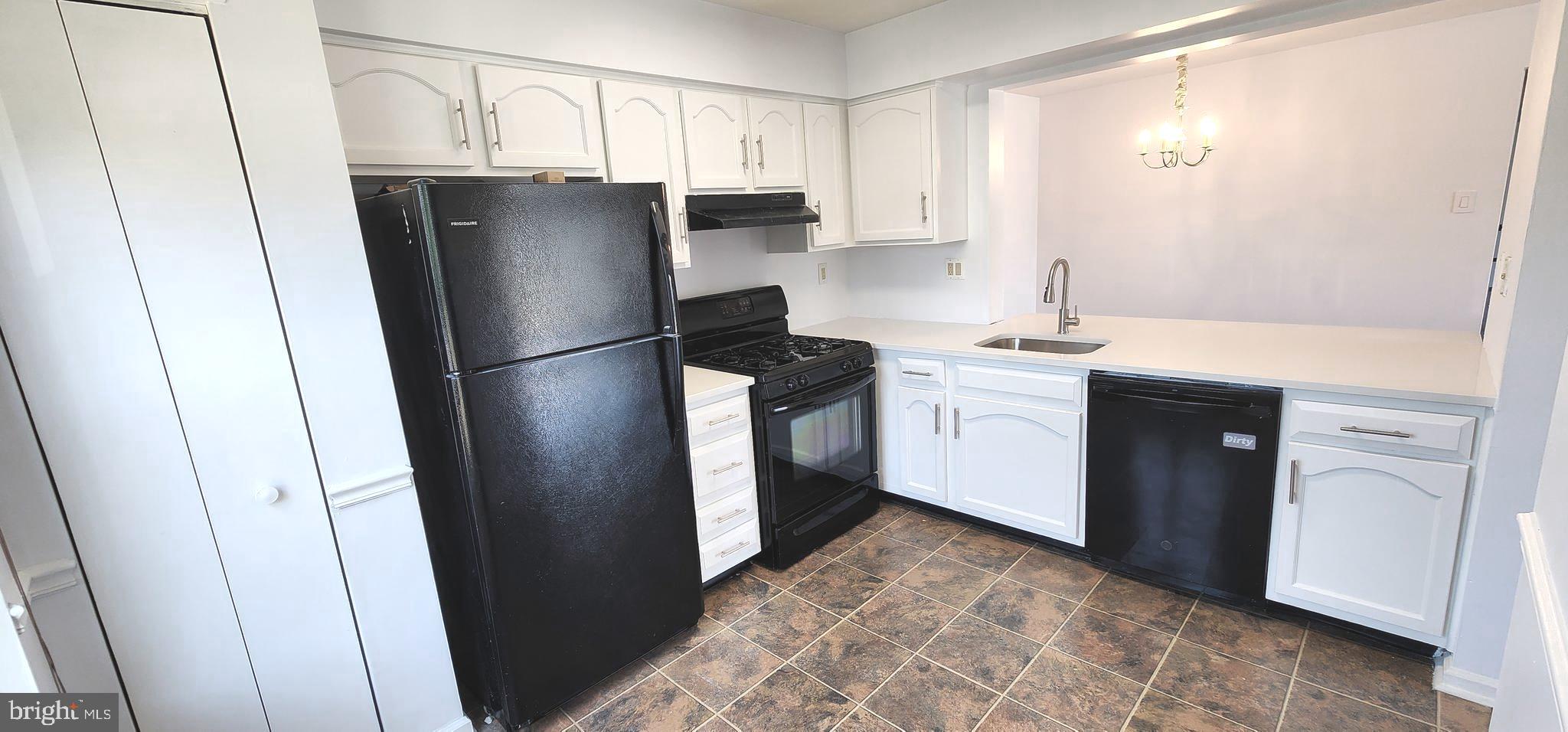 3102 Limestone Way Mount Laurel, NJ 08054 - Photo 10 of 23 Eat-in kitchen with pantry