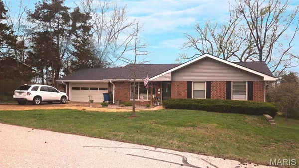 $309,900 | 12 Lakewood Drive, Hillsboro, MO 63050