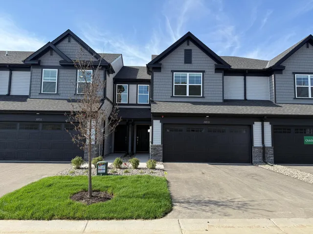 $2,595 | 10513 Harbor Lane North, Maple Grove, MN 55369