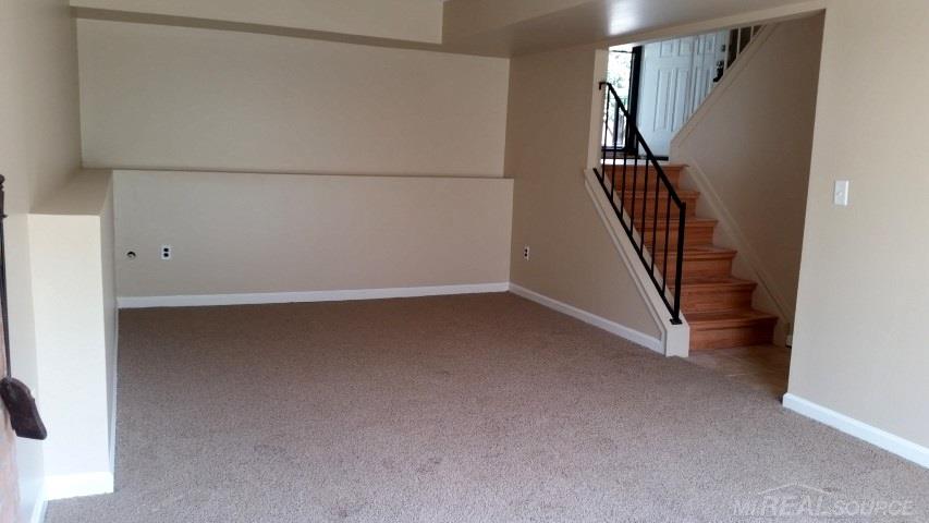 2933 Roundtree Drive Troy, MI 48083 - Photo 30 of 31 31268783-29.JPG