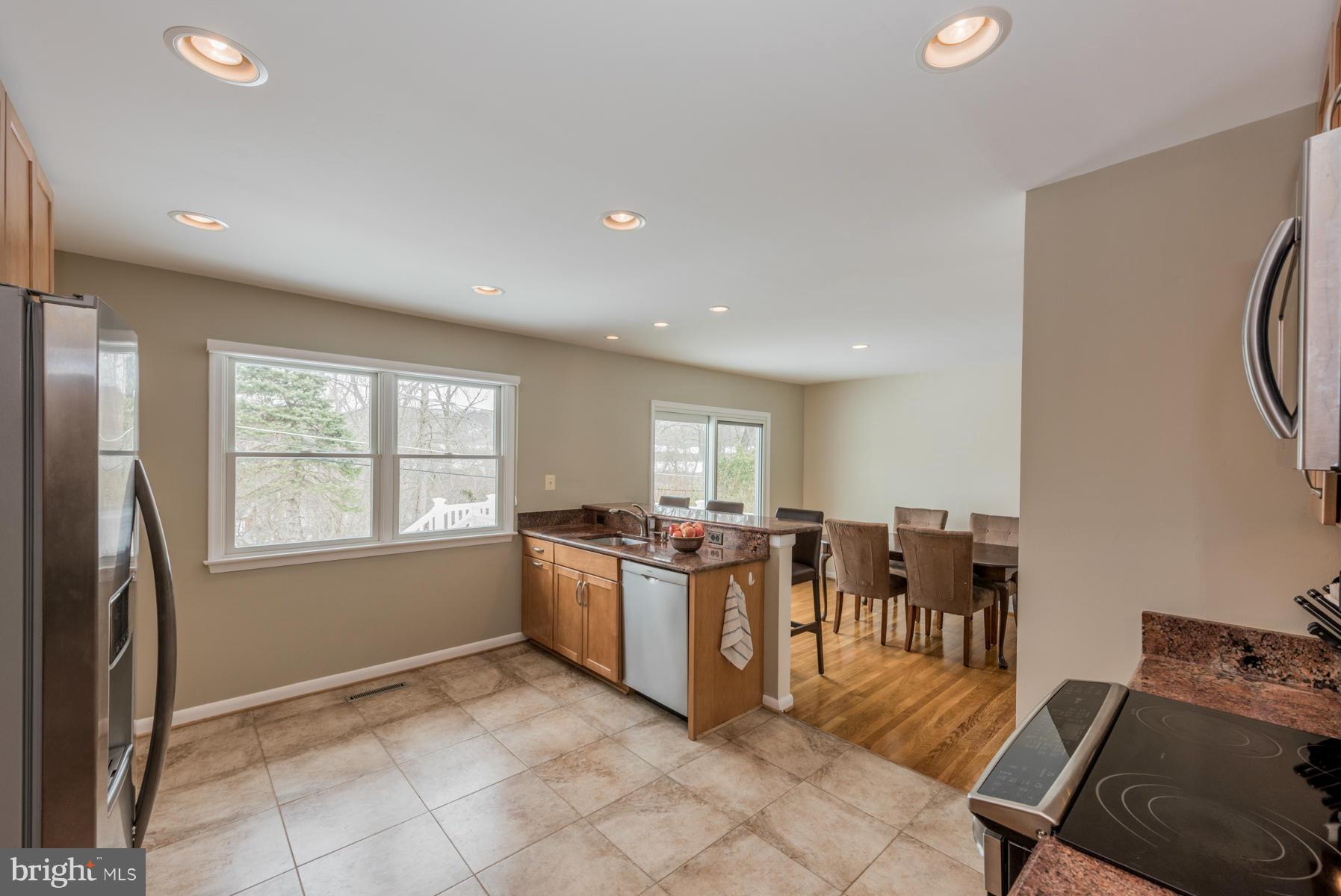 10145 Charington Road Cockeysville, MD 21030 - Photo 12 of 30 Recessed lights