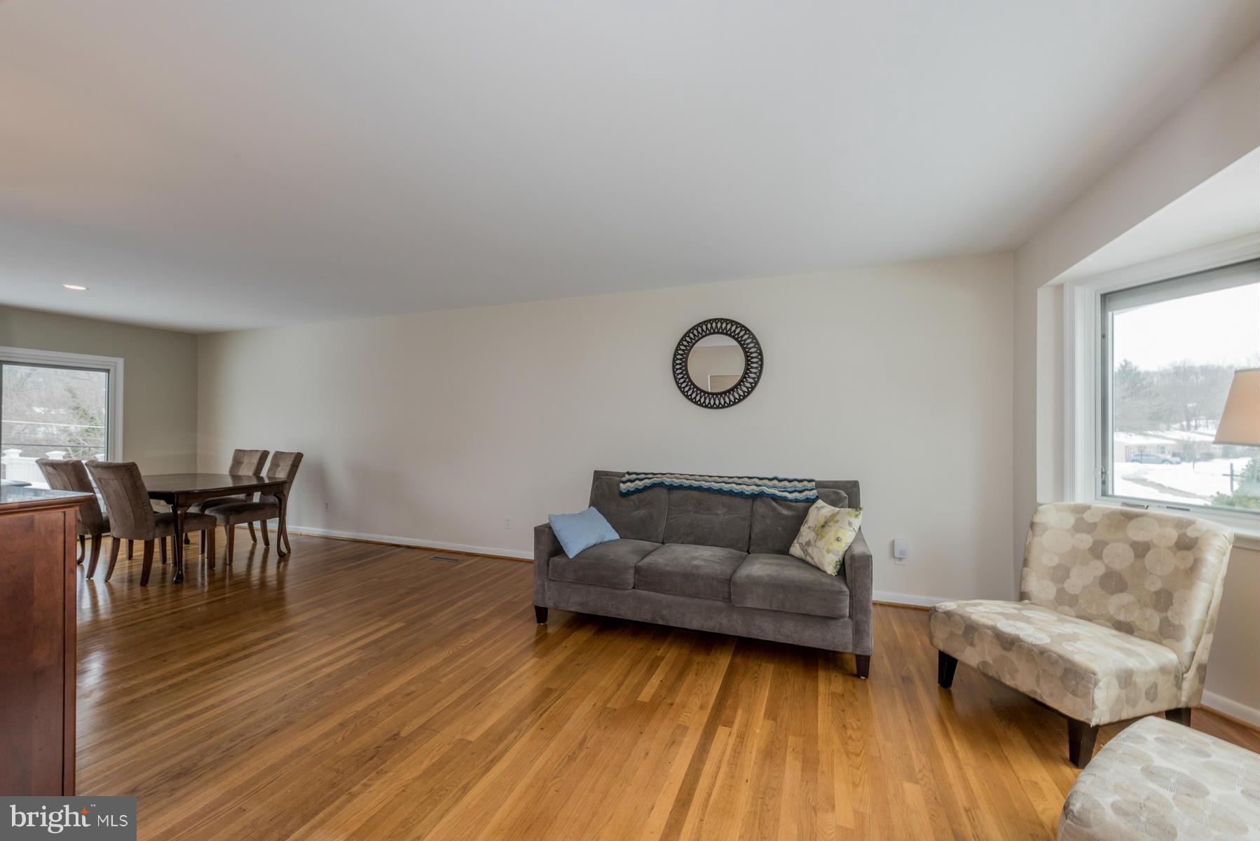 10145 Charington Road Cockeysville, MD 21030 - Photo 3 of 30 Look at these floors!
