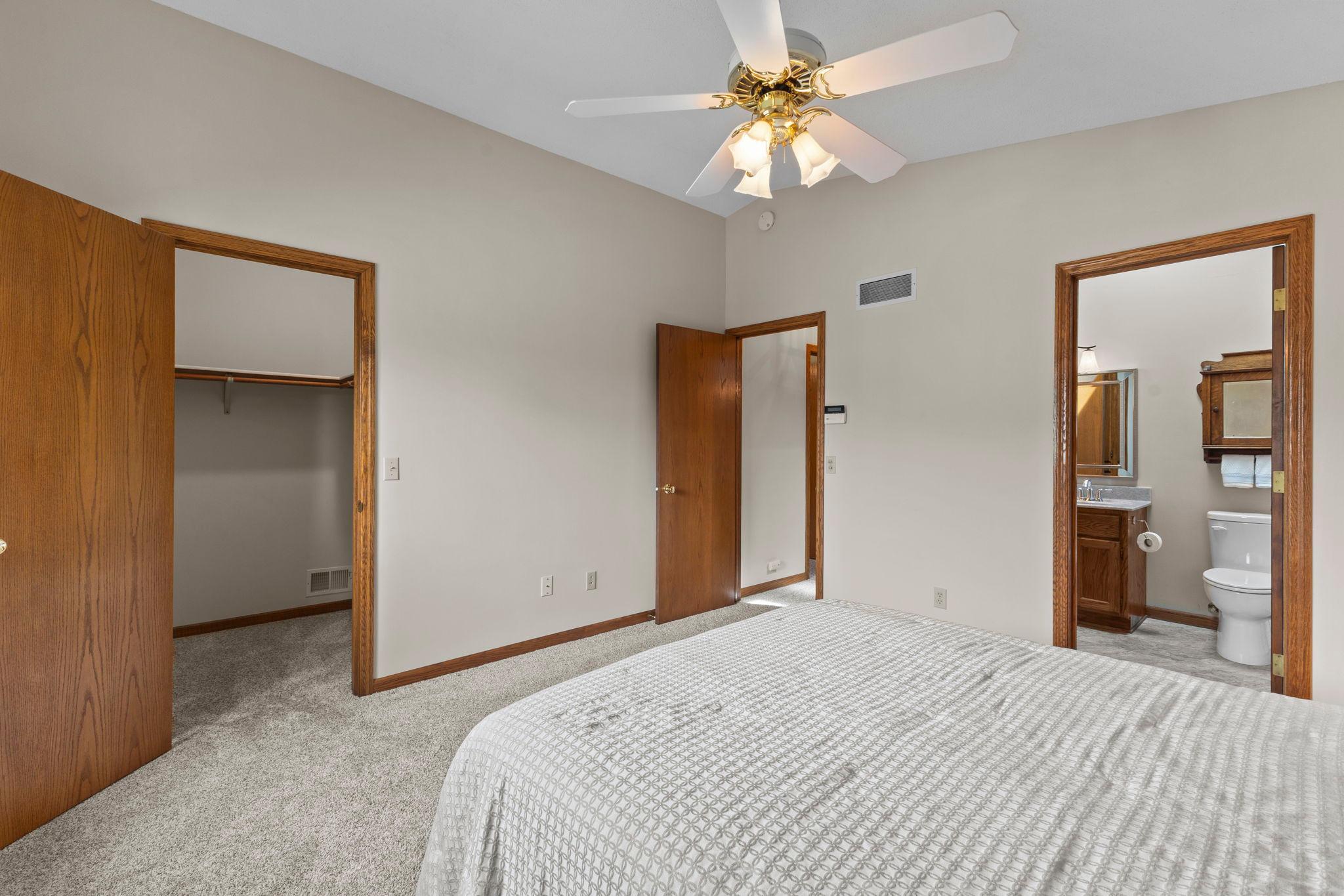 987 Kettle Creek Road Eagan, MN 55123 - Photo 12 of 50 Gallery Image 12