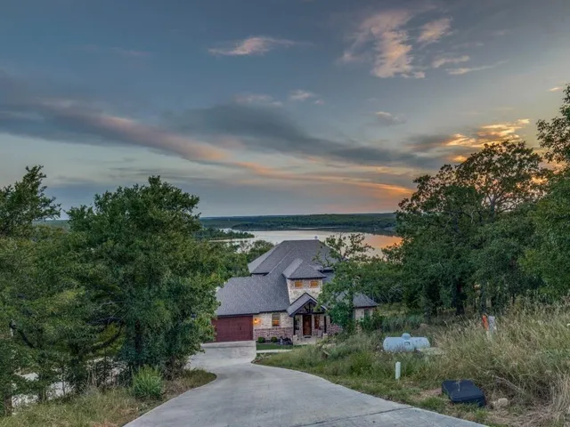 $1,425,000 | 165 Cote D Azur, Chico, TX 76431