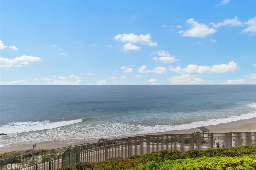 33482 Spinnaker Drive South Dana Point, CA 92629 - Photo 24 of 27 a view of beach and roof
