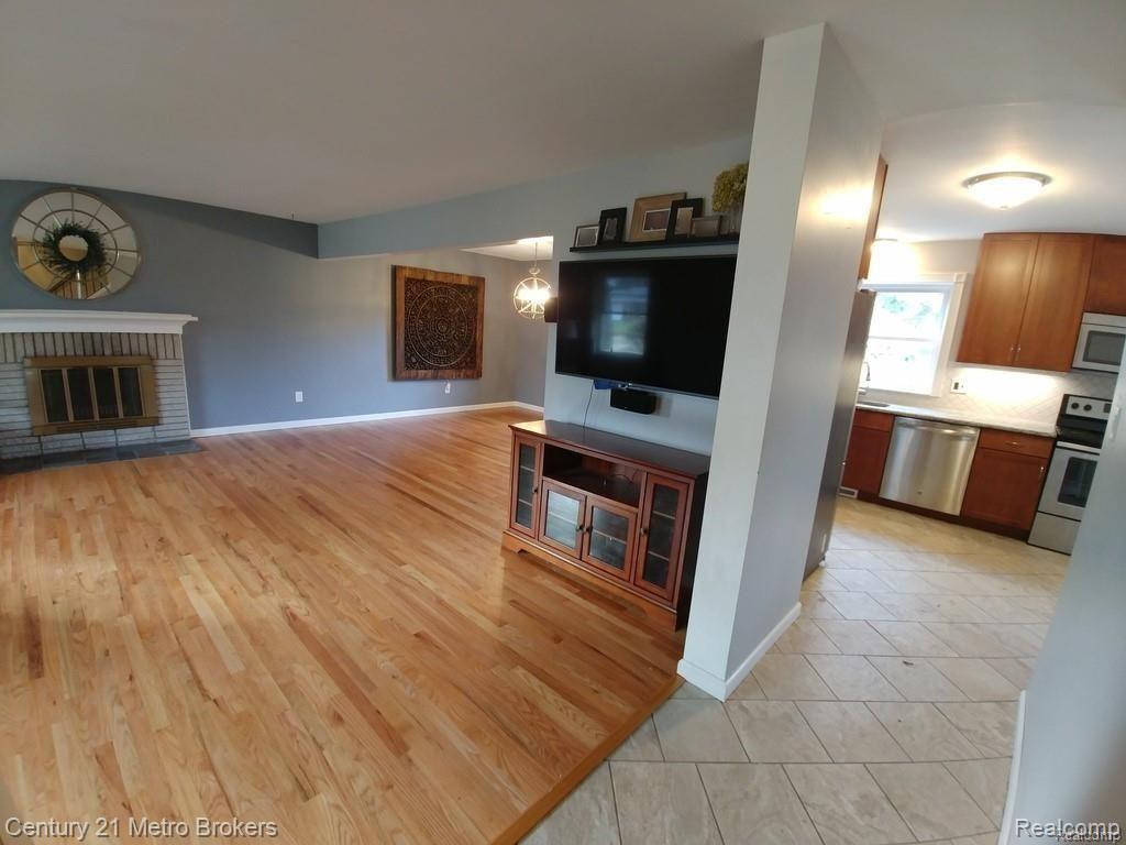 32250 Baintree Road Farmington Hills, MI 48334 - Photo 6 of 23