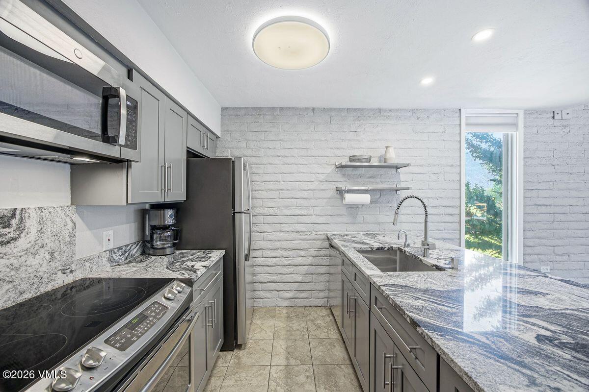 120 Gopher Road, Unit 14 Avon, CO 81620 - Photo 16 of 57 Kitchen