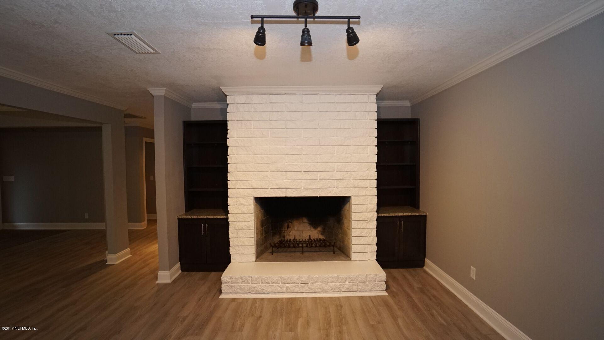 1246 Alderman Road East Jacksonville, FL 32211 - Photo 5 of 19 al5