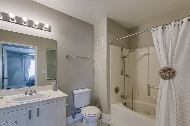 $1,699 | 8070 West Russell Road, Unit 2136, Las Vegas, NV 89113