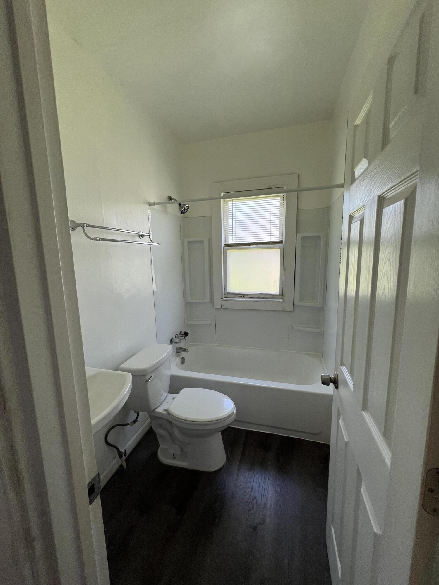 5015 Maxwell Street Detroit, MI 48213 - Photo 12 of 18 IMG_2943