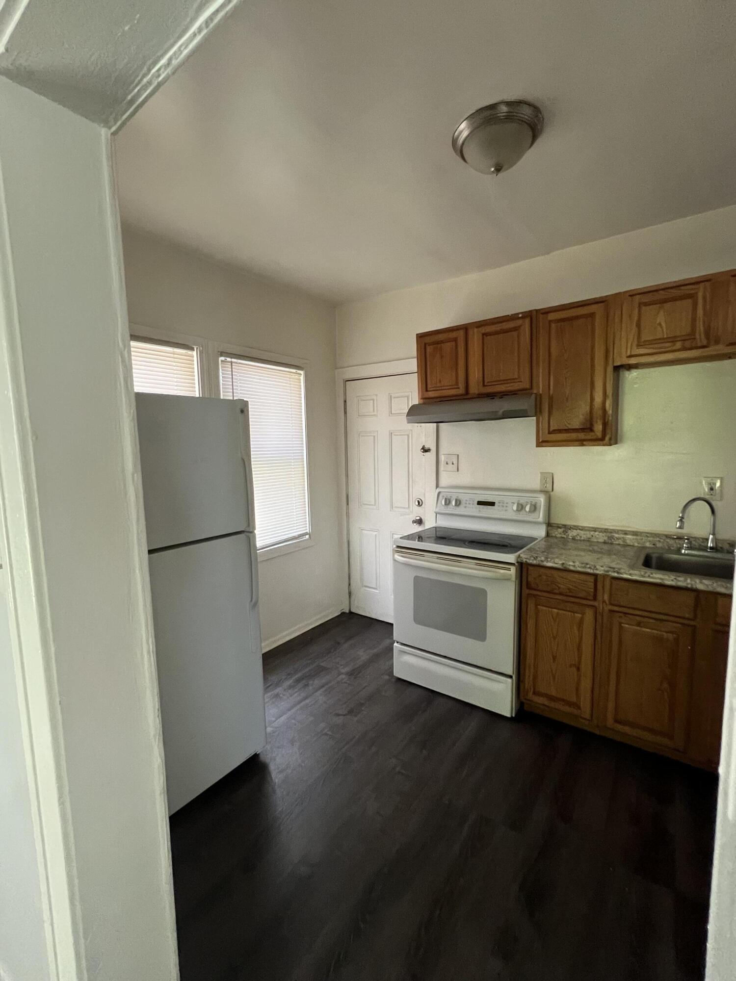 5015 Maxwell Street Detroit, MI 48213 - Photo 6 of 18 IMG_2937
