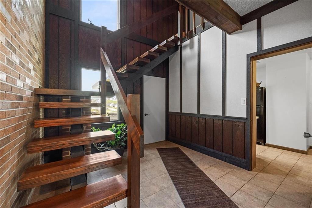 3616 New Texas Road Pittsburgh, PA 15239 - Photo 8 of 25 a view of entryway