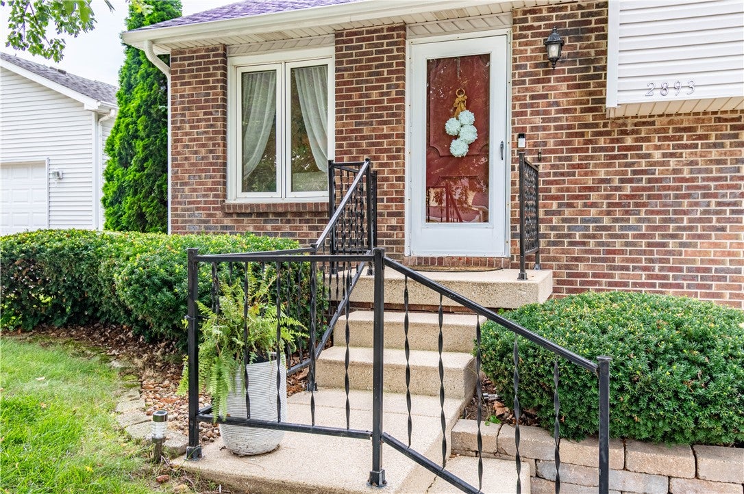 2893 Grove Court Decatur, IL 62521 - Photo 2 of 24 Gallery Image 2