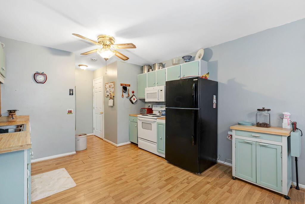 8581 Canyon Cove Road Galloway, OH 43119 - Photo 14 of 45 8-Kitchen