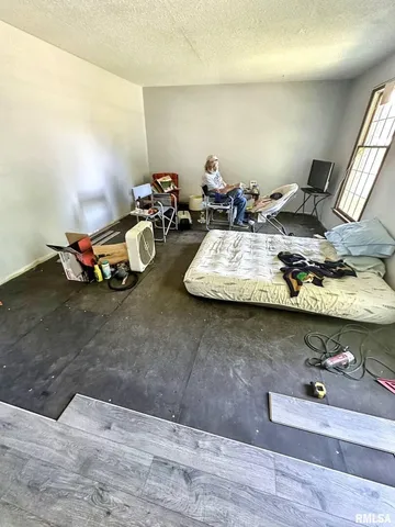 $90,000 | 900 East 4th Street, West Frankfort, IL 62896