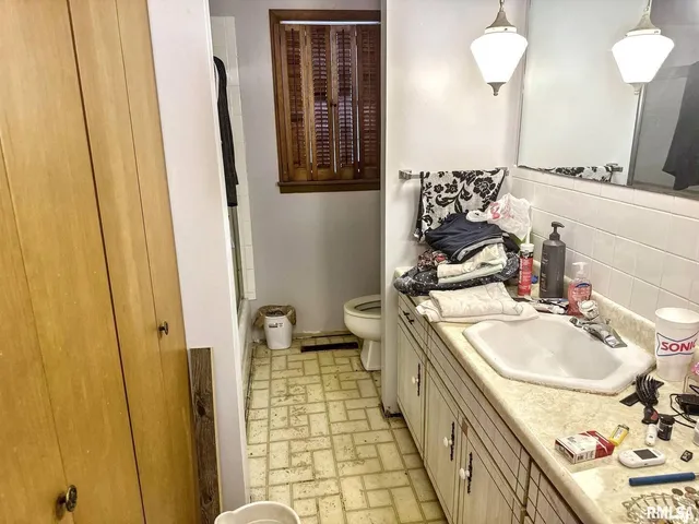 $90,000 | 900 East 4th Street, West Frankfort, IL 62896