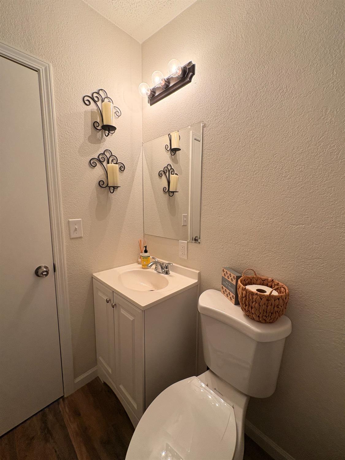 2042 Tully Road, Unit 9 Hughson, CA 95326 - Photo 16 of 32