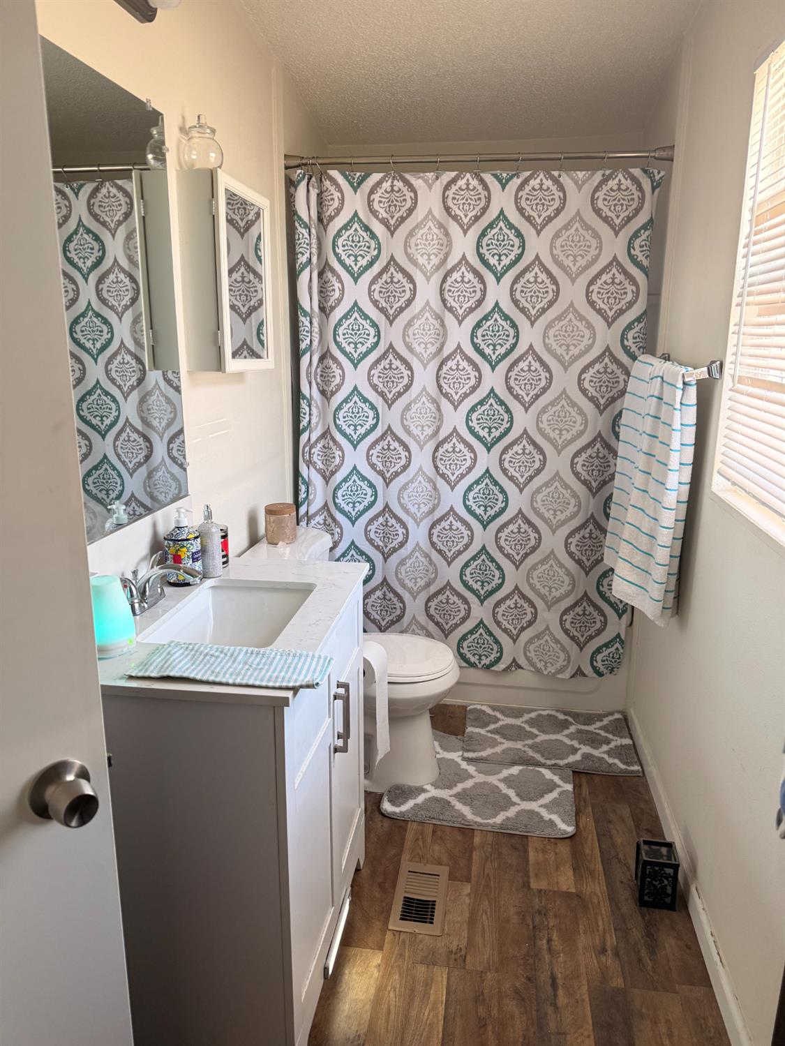 2042 Tully Road, Unit 9 Hughson, CA 95326 - Photo 24 of 32