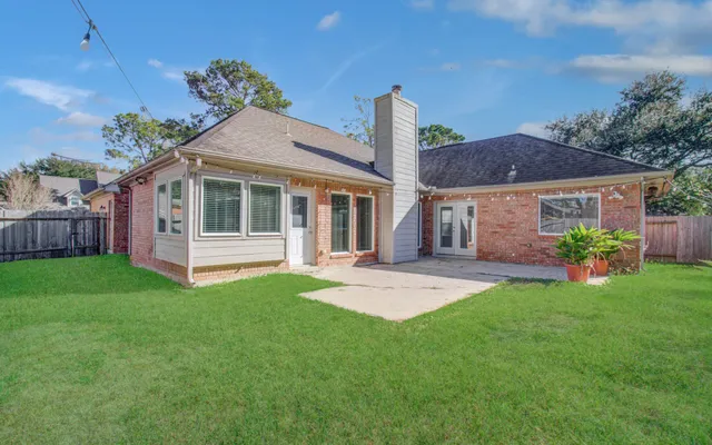 $2,300 | 14806 Flowerwood Drive, Houston, TX 77062