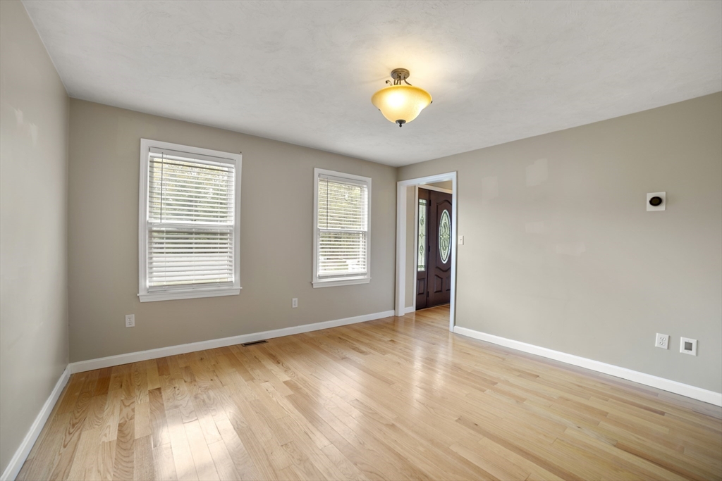 45 Thiels Way Raynham, MA 02767 - Photo 10 of 41