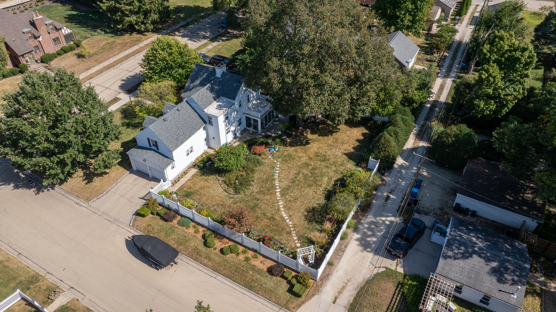 411 West 13th Street Sterling, IL 61081 - Photo 4 of 53