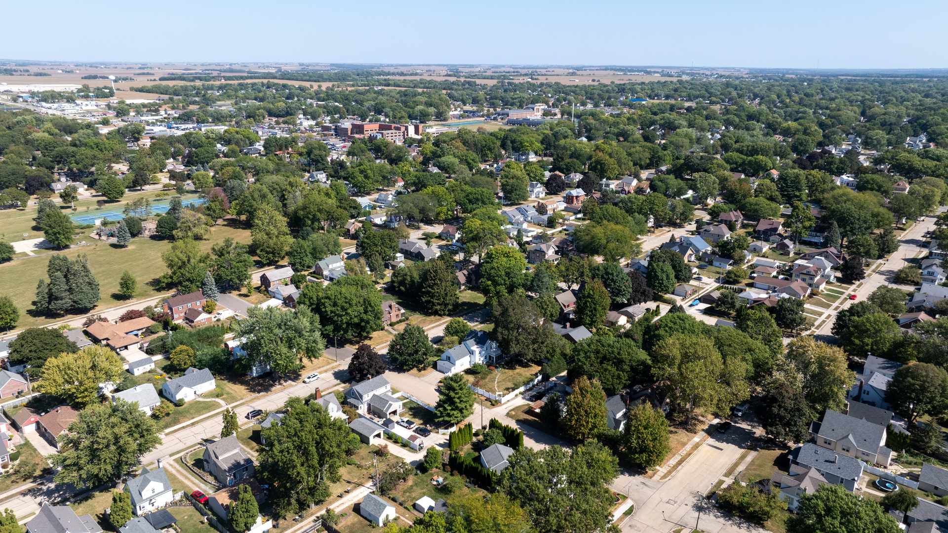 411 West 13th Street Sterling, IL 61081 - Photo 45 of 53 a view of a city