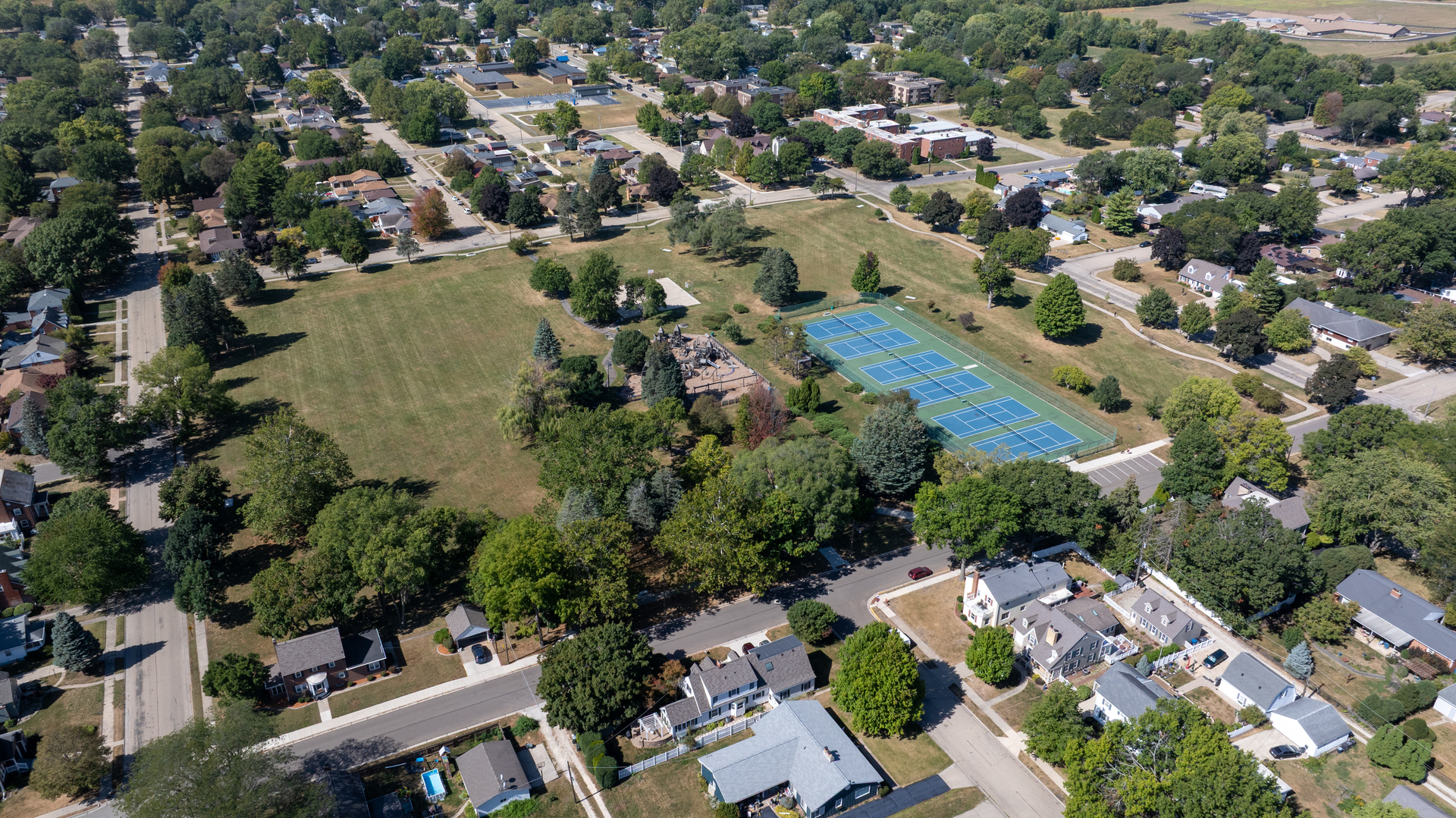 411 West 13th Street Sterling, IL 61081 - Photo 46 of 53 an aerial view of residential house with outdoor space and lake view