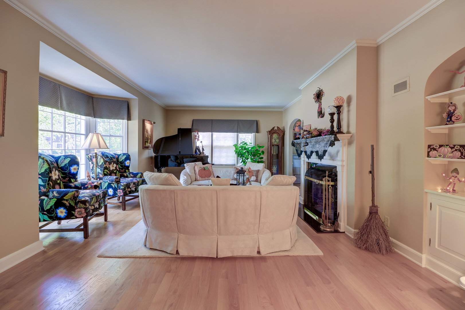 411 West 13th Street Sterling, IL 61081 - Photo 6 of 53 a living room with furniture and a flat screen tv