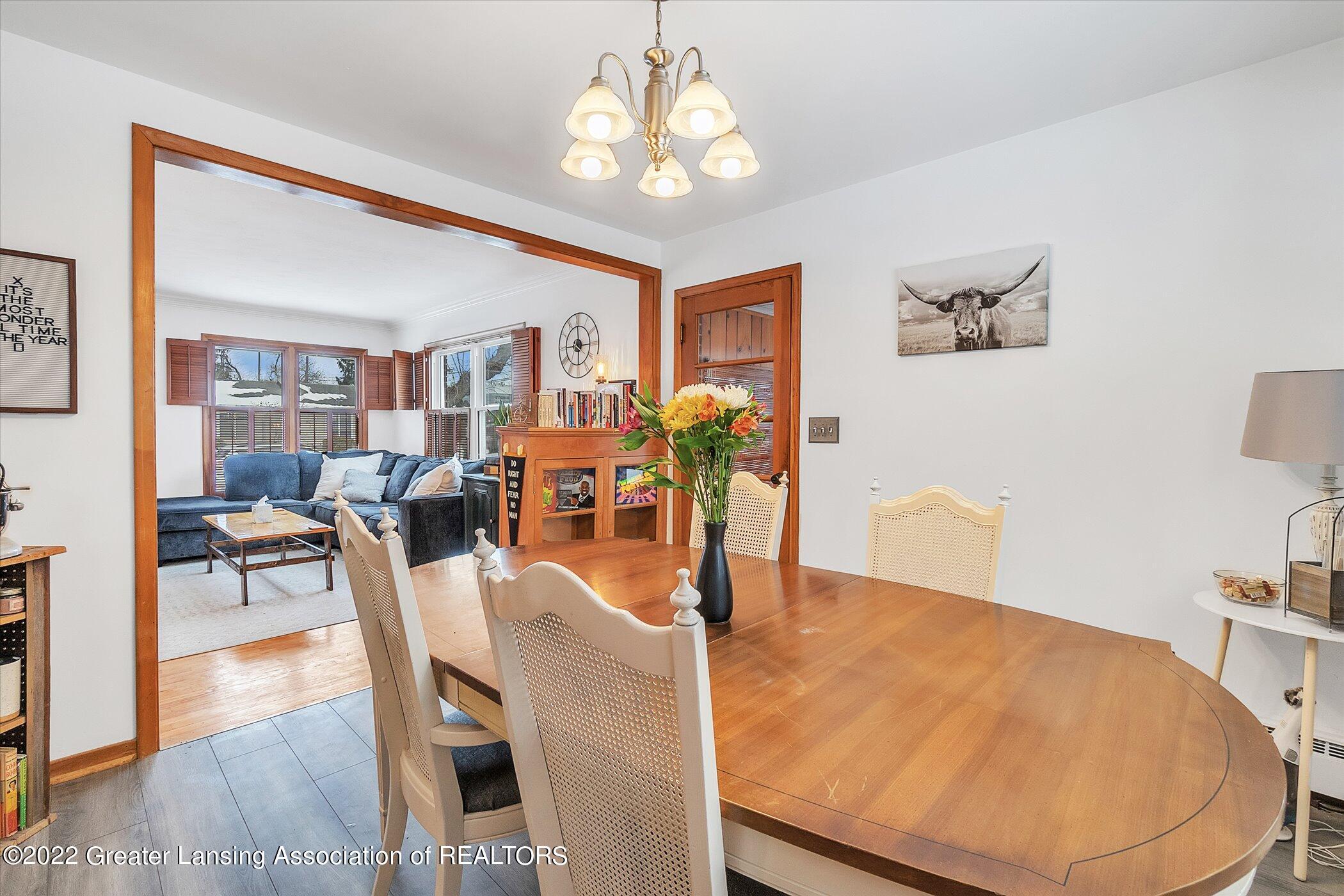 103 Oxford Road East Lansing, MI 48823 - Photo 10 of 36 10-103-Oxford-Rd-WindowStill-Real-Estate