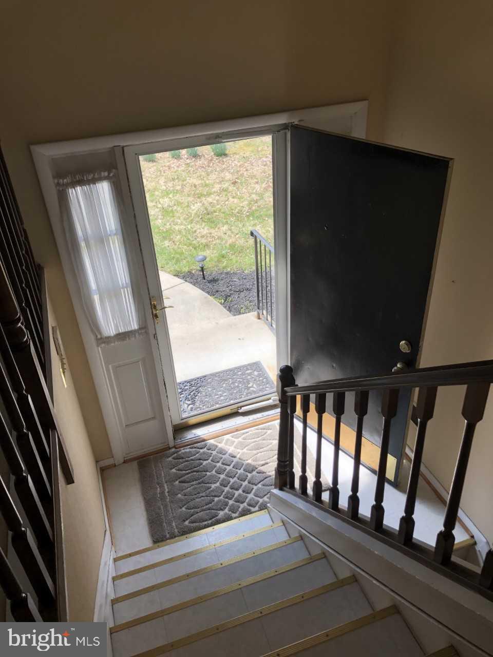 308 Church Road Reisterstown, MD 21136 - Photo 3 of 13 Foyer