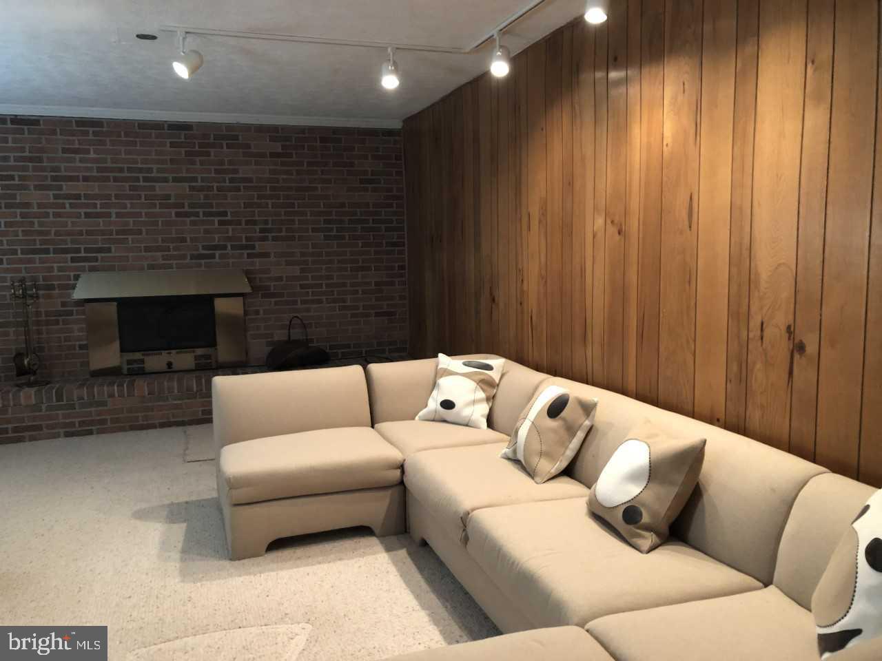 308 Church Road Reisterstown, MD 21136 - Photo 8 of 13 Family Room