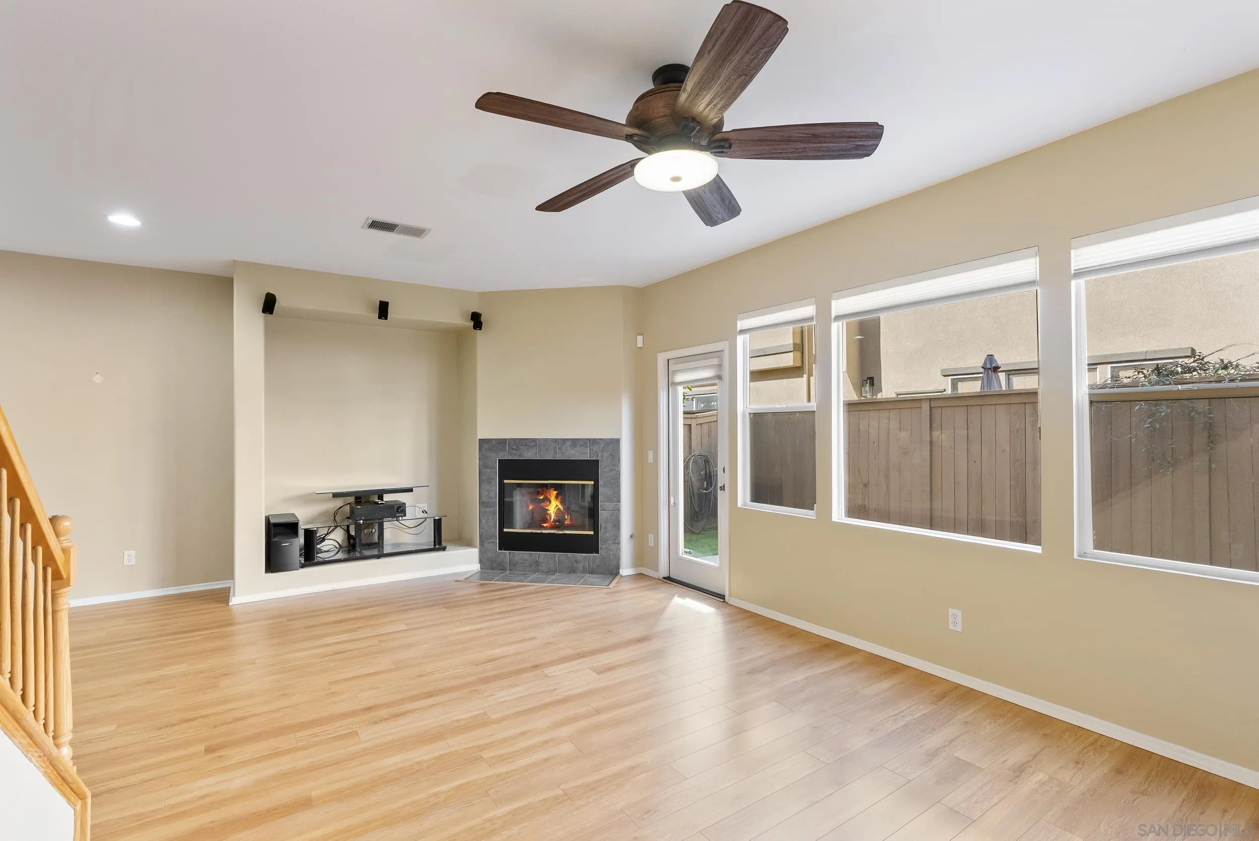 638 Sumner Way, Unit 4 Oceanside, CA 92058 - Photo 9 of 51 Gallery Image 9