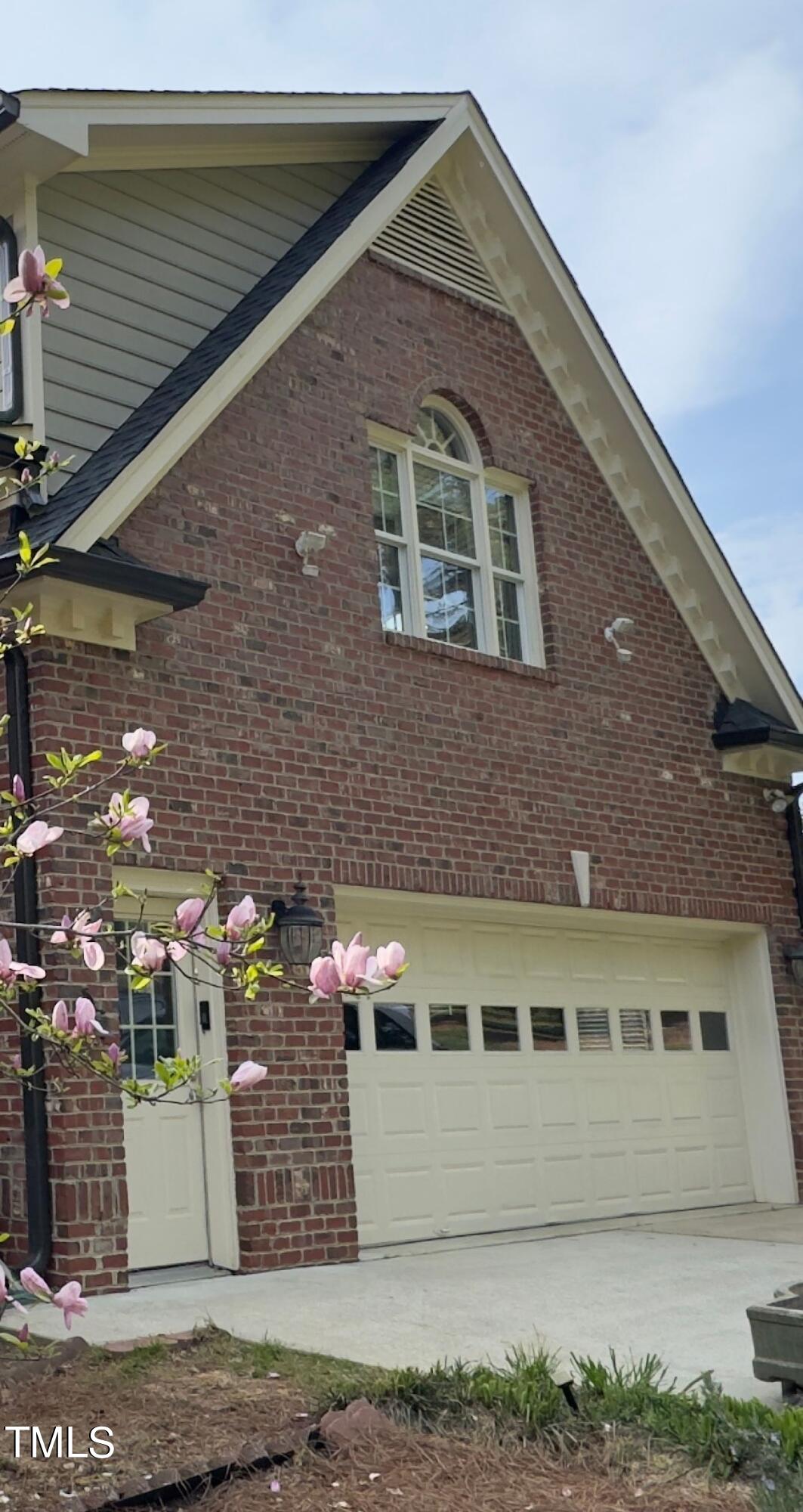 2212 Moss Pointe Lane Raleigh, NC 27606 - Photo 25 of 27 a front view of a house