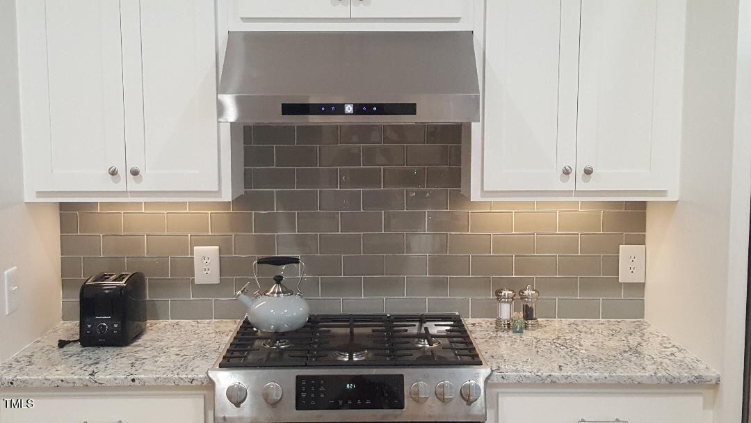 2212 Moss Pointe Lane Raleigh, NC 27606 - Photo 6 of 27