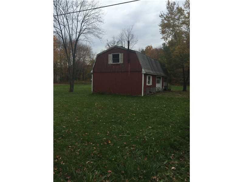 146 English Road Pulaski, PA 16143 - Photo 2 of 3 Parking Lot/Garage.