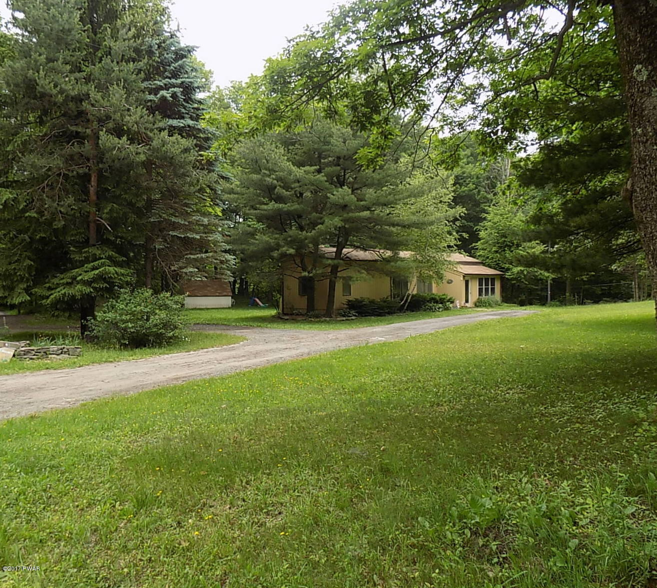 340 German Valley Road Canadensis, PA 18325 - Photo 4 of 11