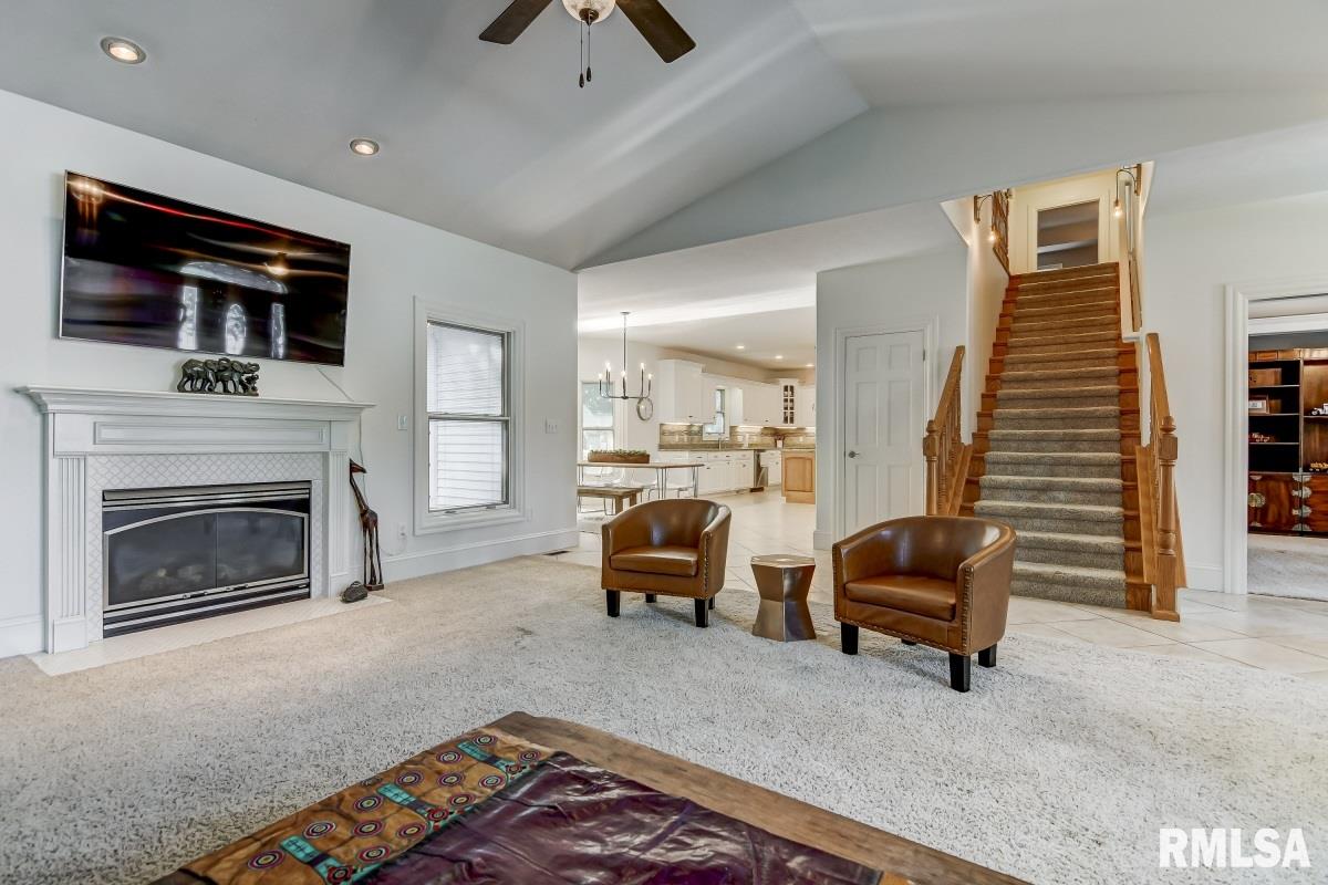 4 Woodland Trail Rochester, IL 62563 - Photo 5 of 49