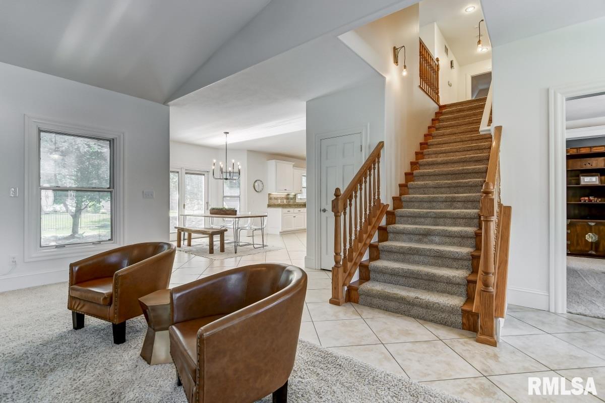 4 Woodland Trail Rochester, IL 62563 - Photo 8 of 49