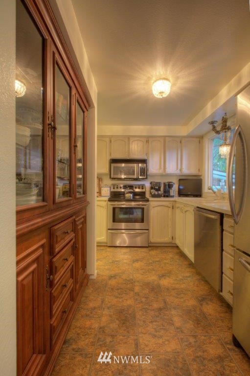 22029 7th Place West Bothell, WA 98021 - Photo 5 of 19