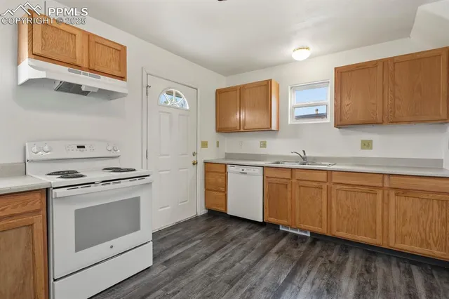 $435,000 | 901-903 Teal Court, Colorado Springs, CO 80910