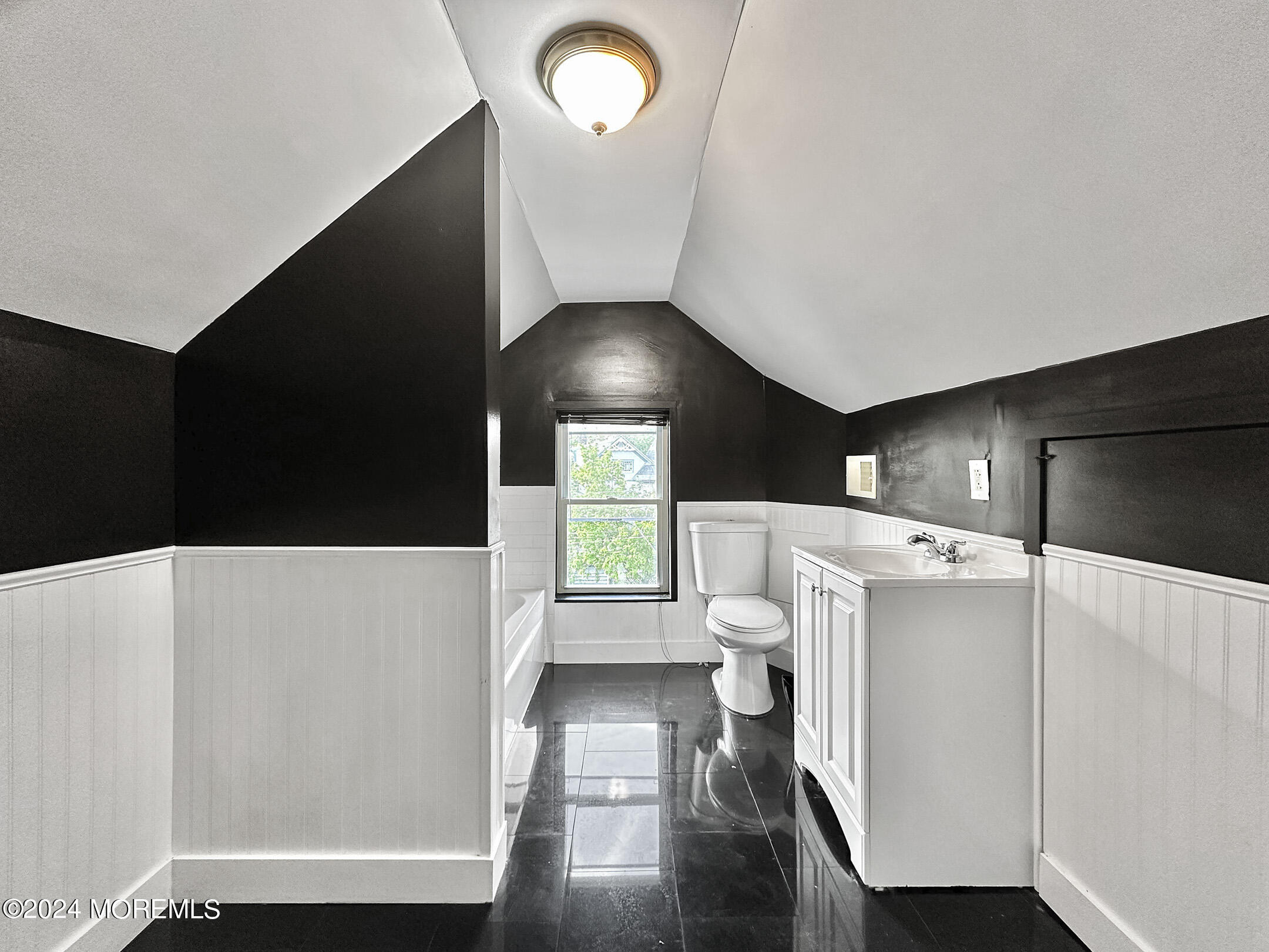 40 Little Street Matawan, NJ 07747 - Photo 24 of 38 3rd Floor Full Bath