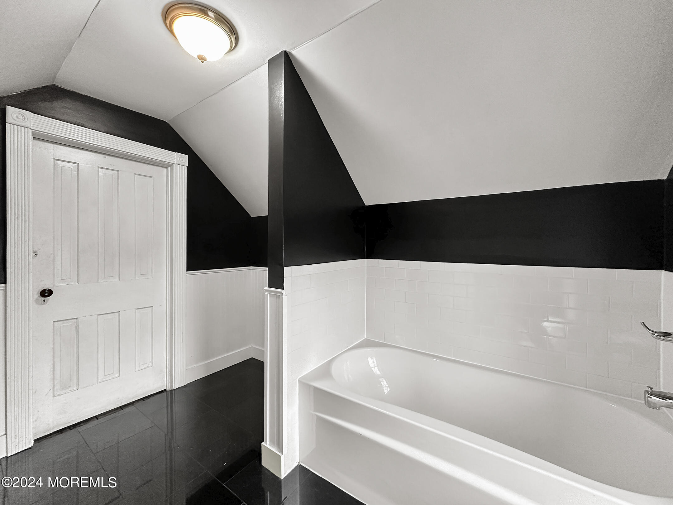 40 Little Street Matawan, NJ 07747 - Photo 25 of 38 3rd Floor Full Bath