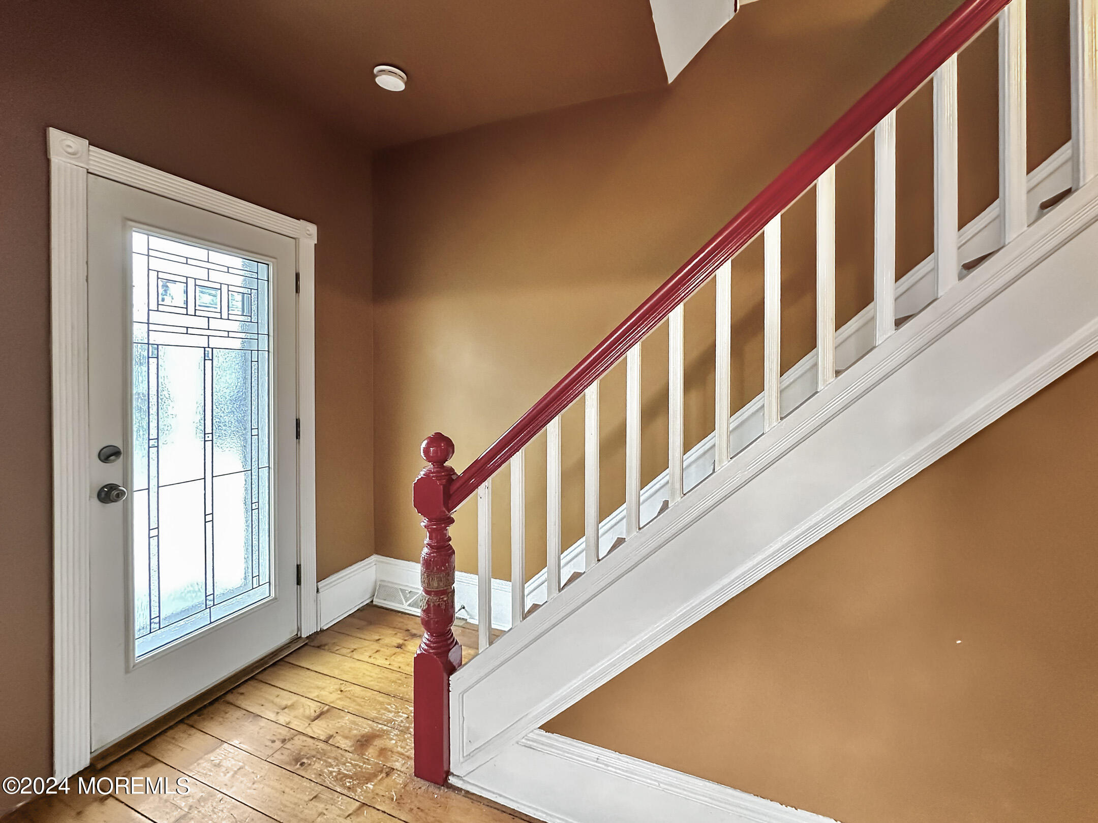40 Little Street Matawan, NJ 07747 - Photo 5 of 38 Foyer / Entry