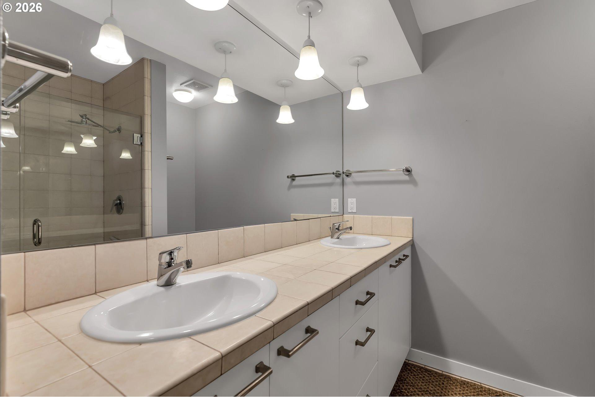 2445 Northwest Westover Road, Unit 209 Portland, OR 97210 - Photo 11 of 40 Gallery Image 11