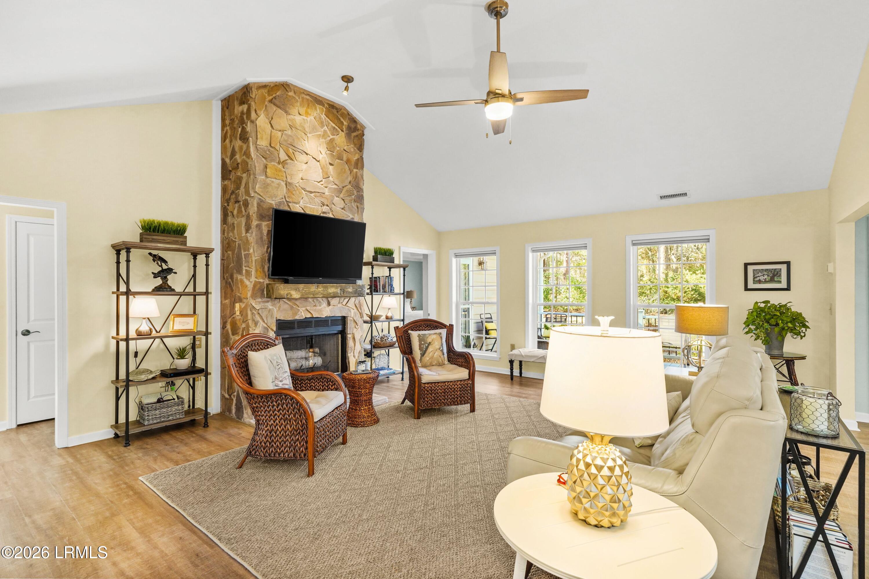 561 Sams Point Road Beaufort, SC 29907 - Photo 11 of 44 LIVING AREA - FIREPLACE