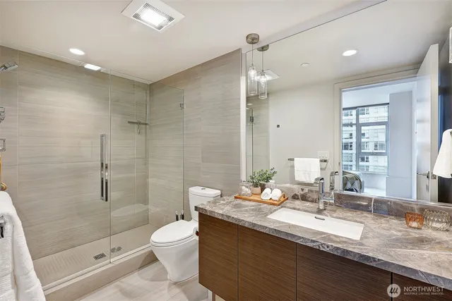 $899,000 | 588 Bell Street, Unit 2008S, Seattle, WA 98121