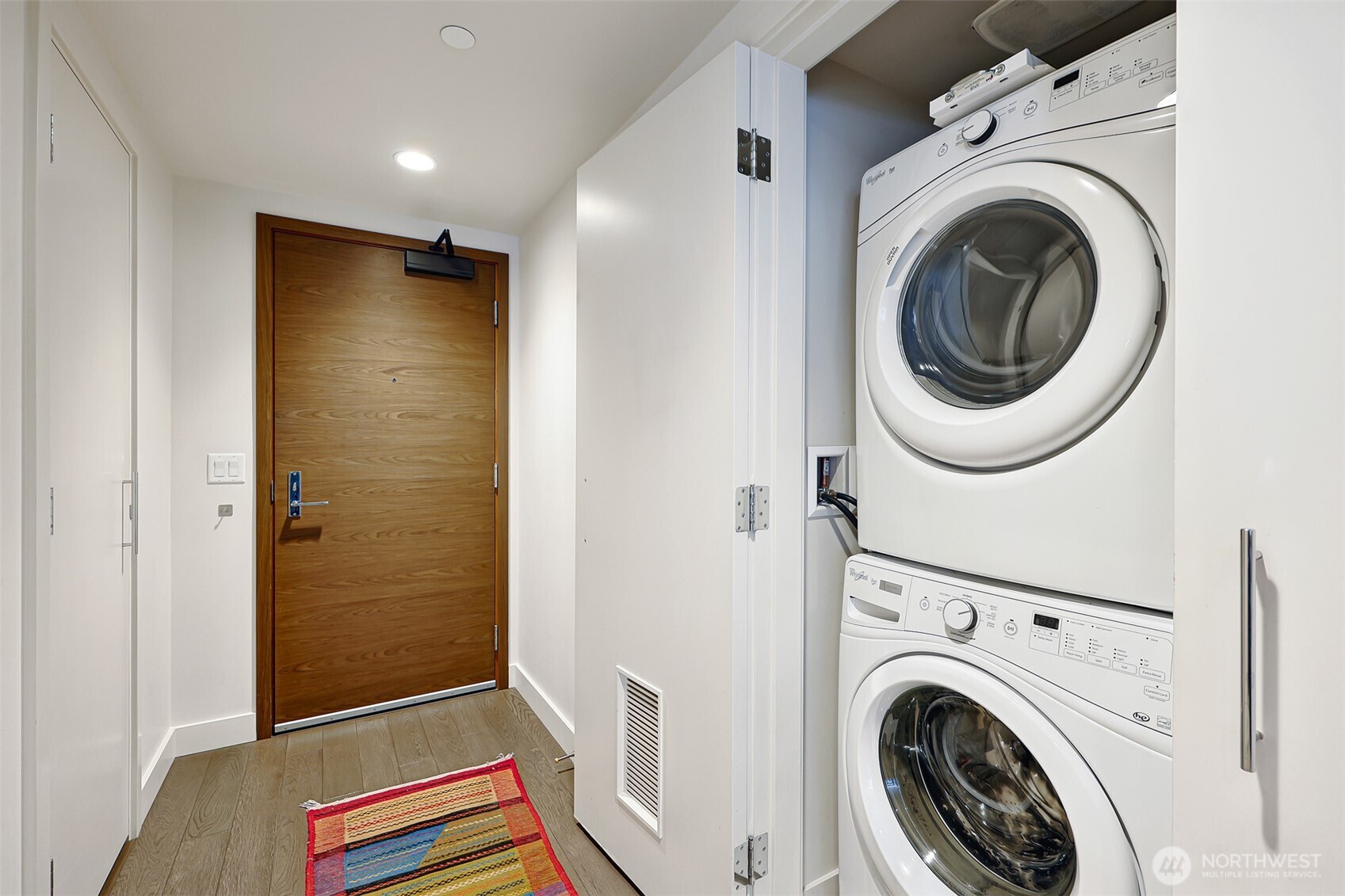 588 Bell Street, Unit 2008S Seattle, WA 98121 - Photo 19 of 38