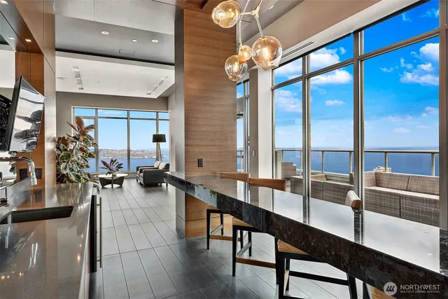 $899,000 | 588 Bell Street, Unit 2008S, Seattle, WA 98121