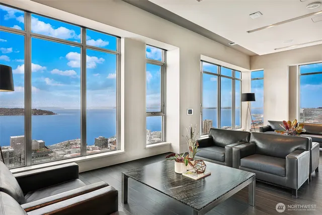 $899,000 | 588 Bell Street, Unit 2008S, Seattle, WA 98121